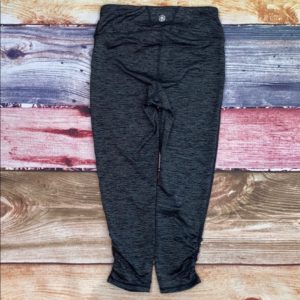 GAIAM Marled Gray Rouched Leg Cropped Leggings - Picture 11 of 16